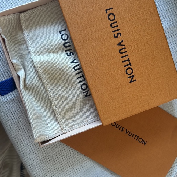 Louis Vuitton leather bracelet - Picture 3 of 3